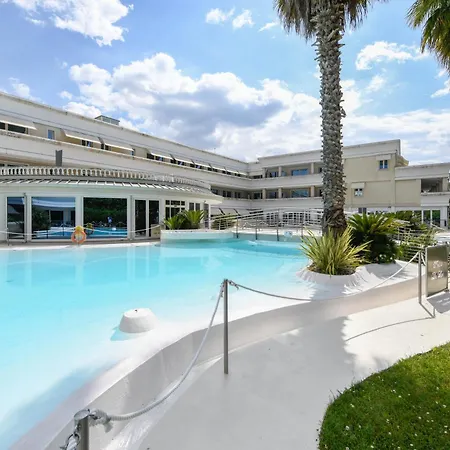 Fab With Pool & Terrace & Freepark *