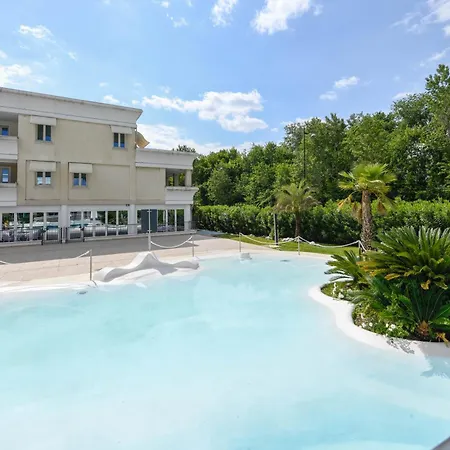 Fab With Pool & Terrace & Freepark 데센자노델가르다