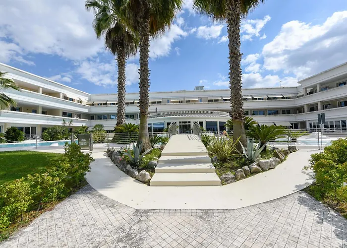 Fab With Pool & Terrace & Freepark