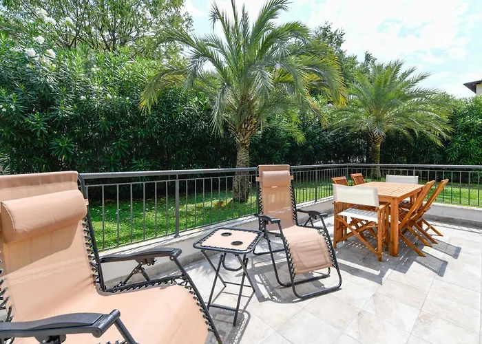 아파트 Fab With Pool & Terrace & Freepark