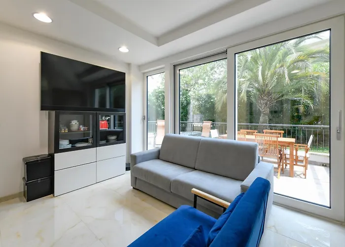 Fab With Pool & Terrace & Freepark 데센자노델가르다