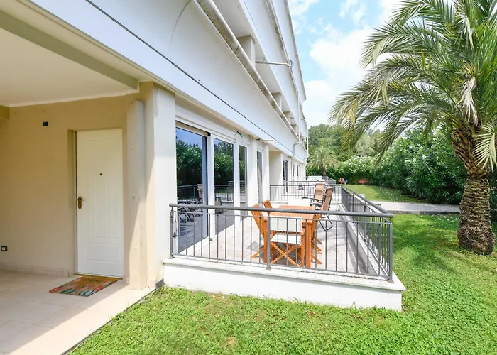 아파트 Fab With Pool & Terrace & Freepark *