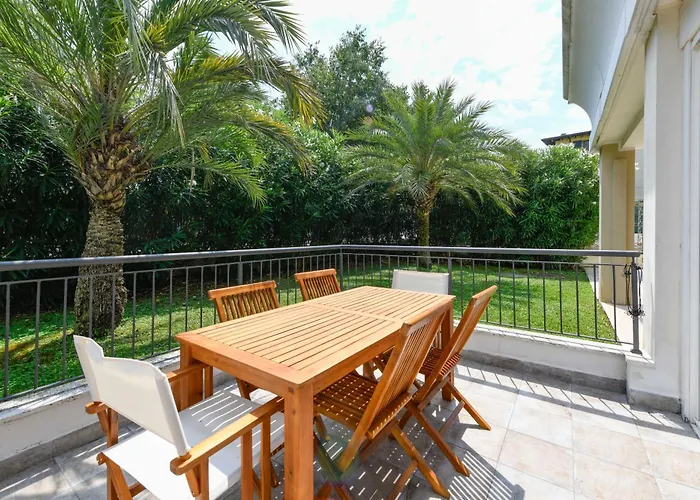 Fab With Pool & Terrace & Freepark